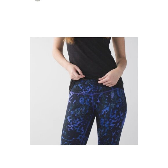 LULULEMON Wunder Under Crop Leggings Full-On Luon Purple Iris Floral Black Sz 4 - Picture 2 of 11